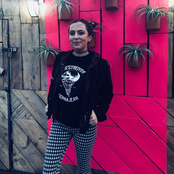 Meet your Posher, Michaela - Picture 1 of 1